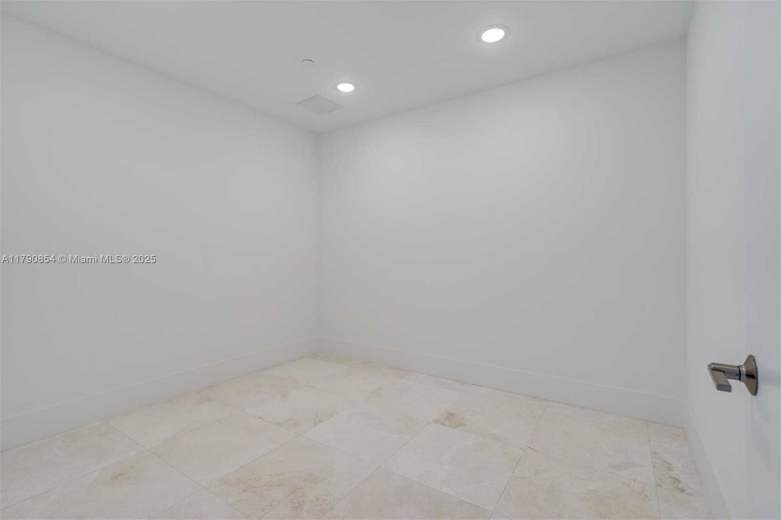 Small Image of 788 NORTH EAST 23 ST #3102, Miami Number 34