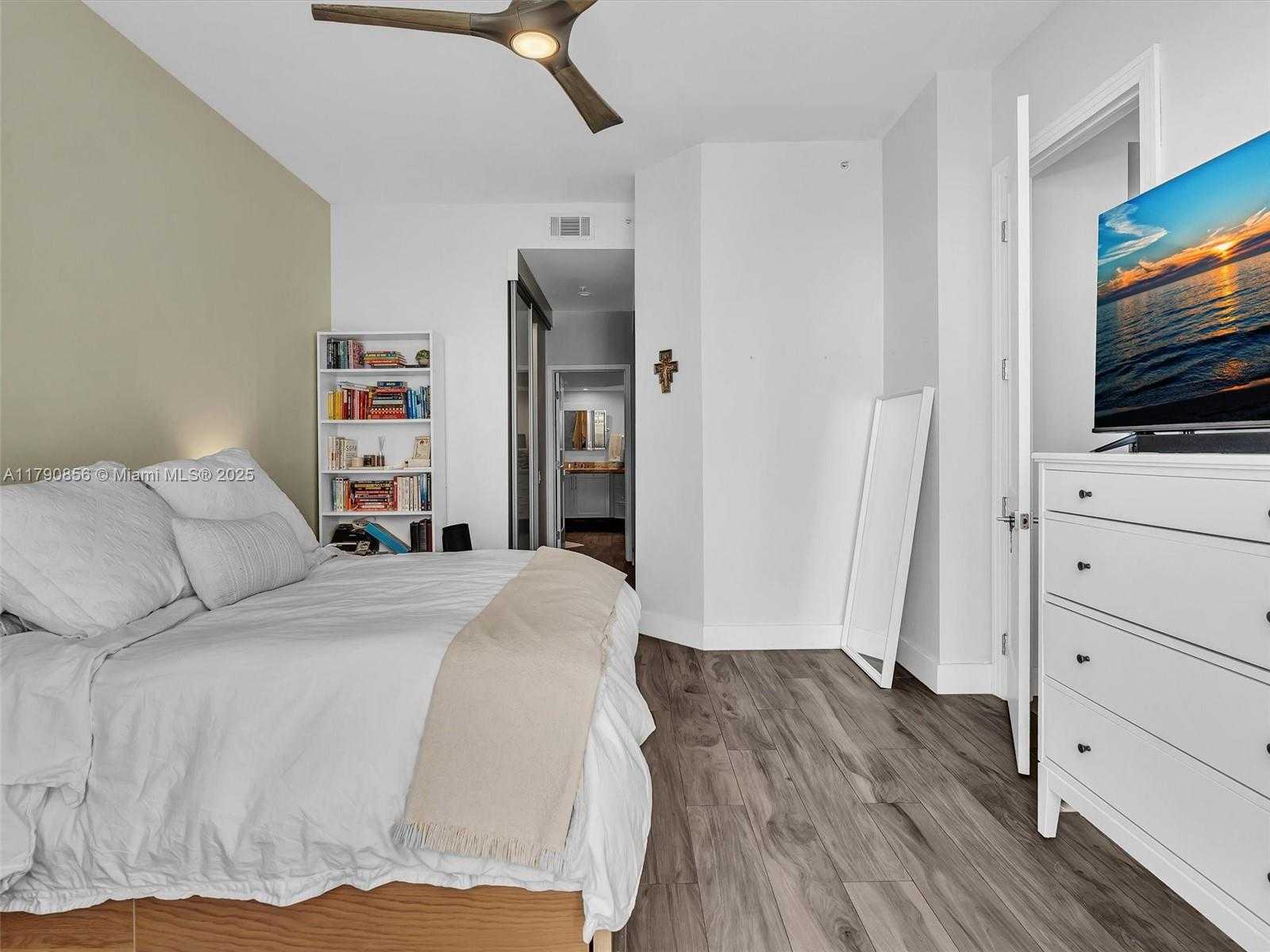 Small Image of 888 BRICKELL KEY DR #2709, Miami Number 21