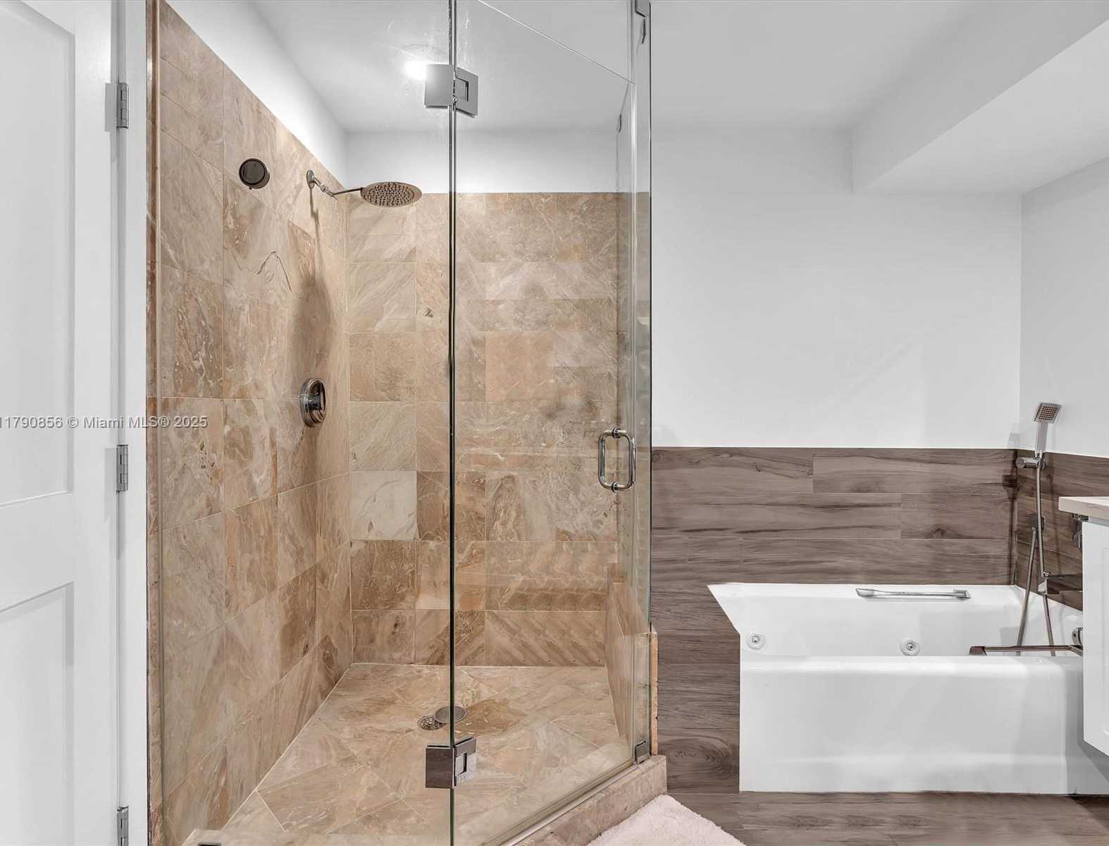 Small Image of 888 BRICKELL KEY DR #2709, Miami Number 24