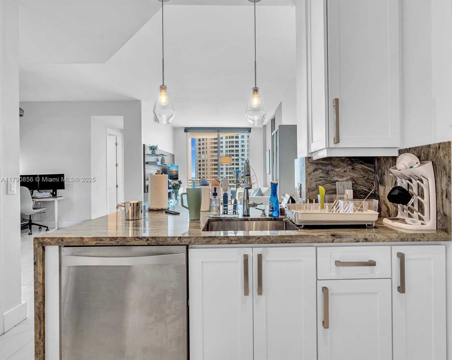 Small Image of 888 BRICKELL KEY DR #2709, Miami Number 9