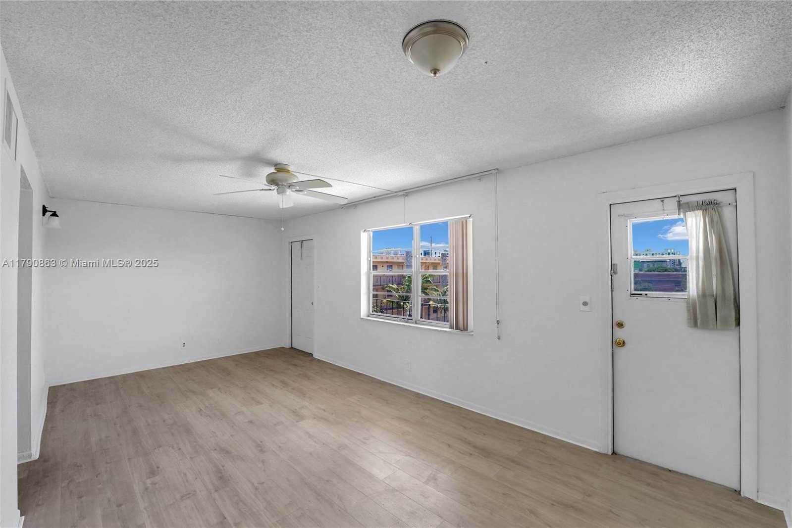 Small Image of 2145 PIERCE ST #418, Hollywood Number 10