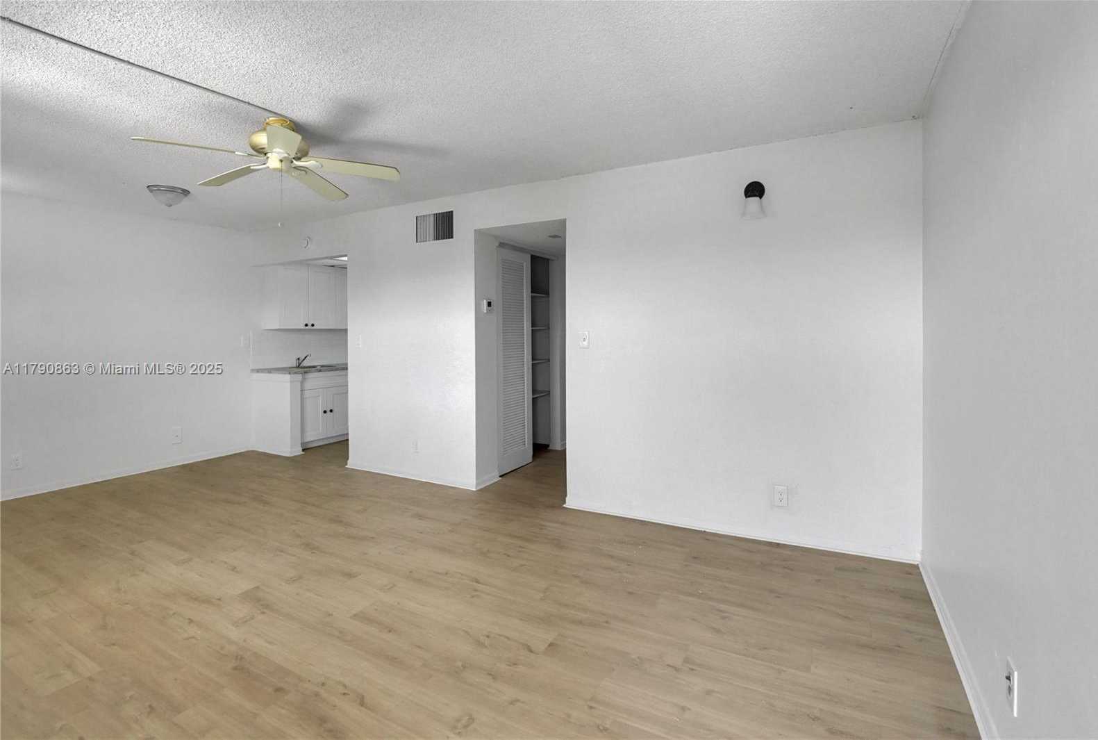Small Image of 2145 PIERCE ST #418, Hollywood Number 13
