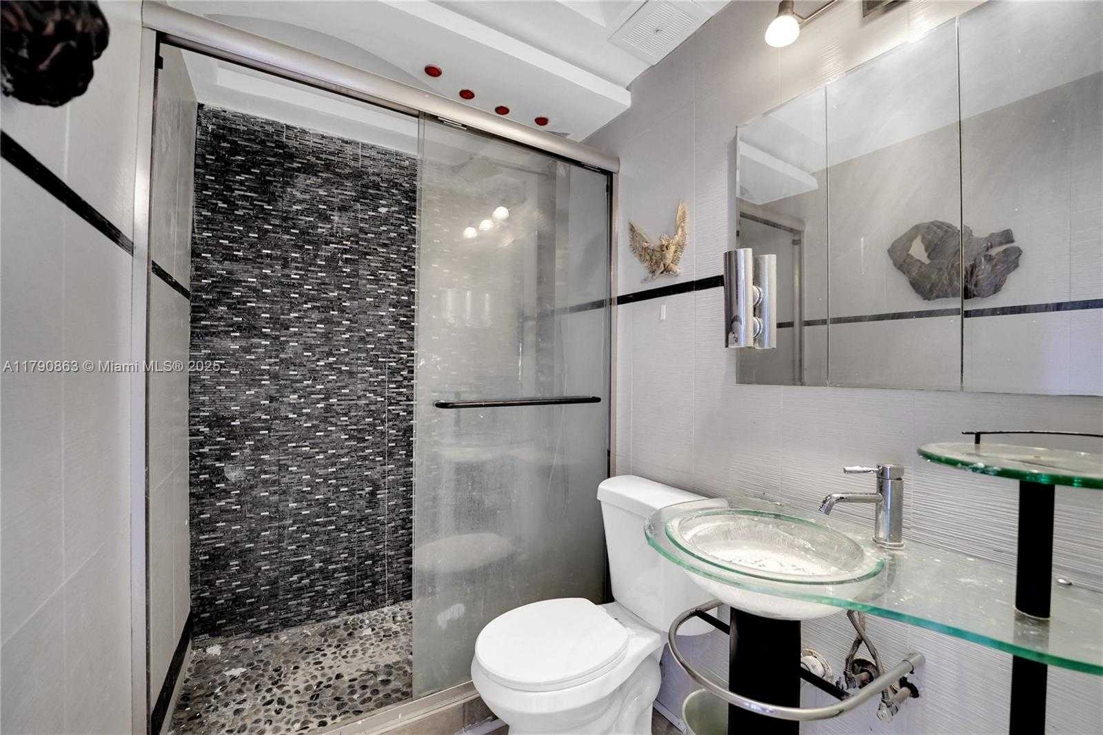 Small Image of 2145 PIERCE ST #418, Hollywood Number 18