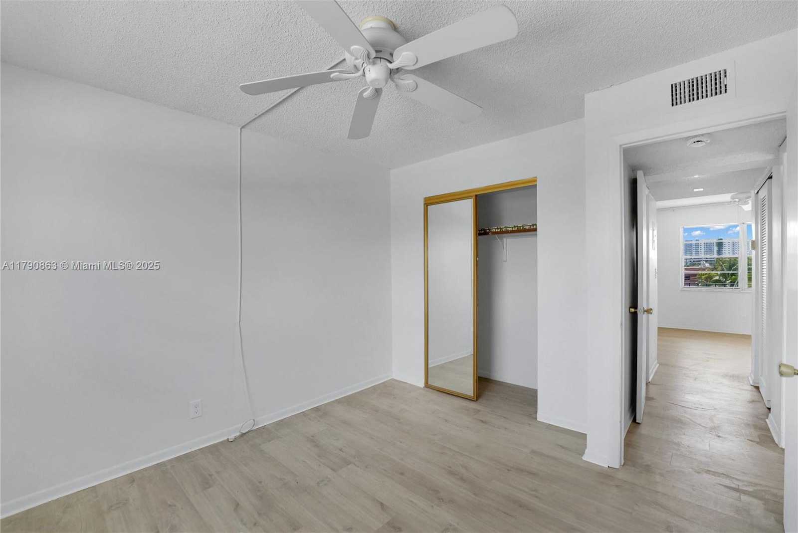 Small Image of 2145 PIERCE ST #418, Hollywood Number 23