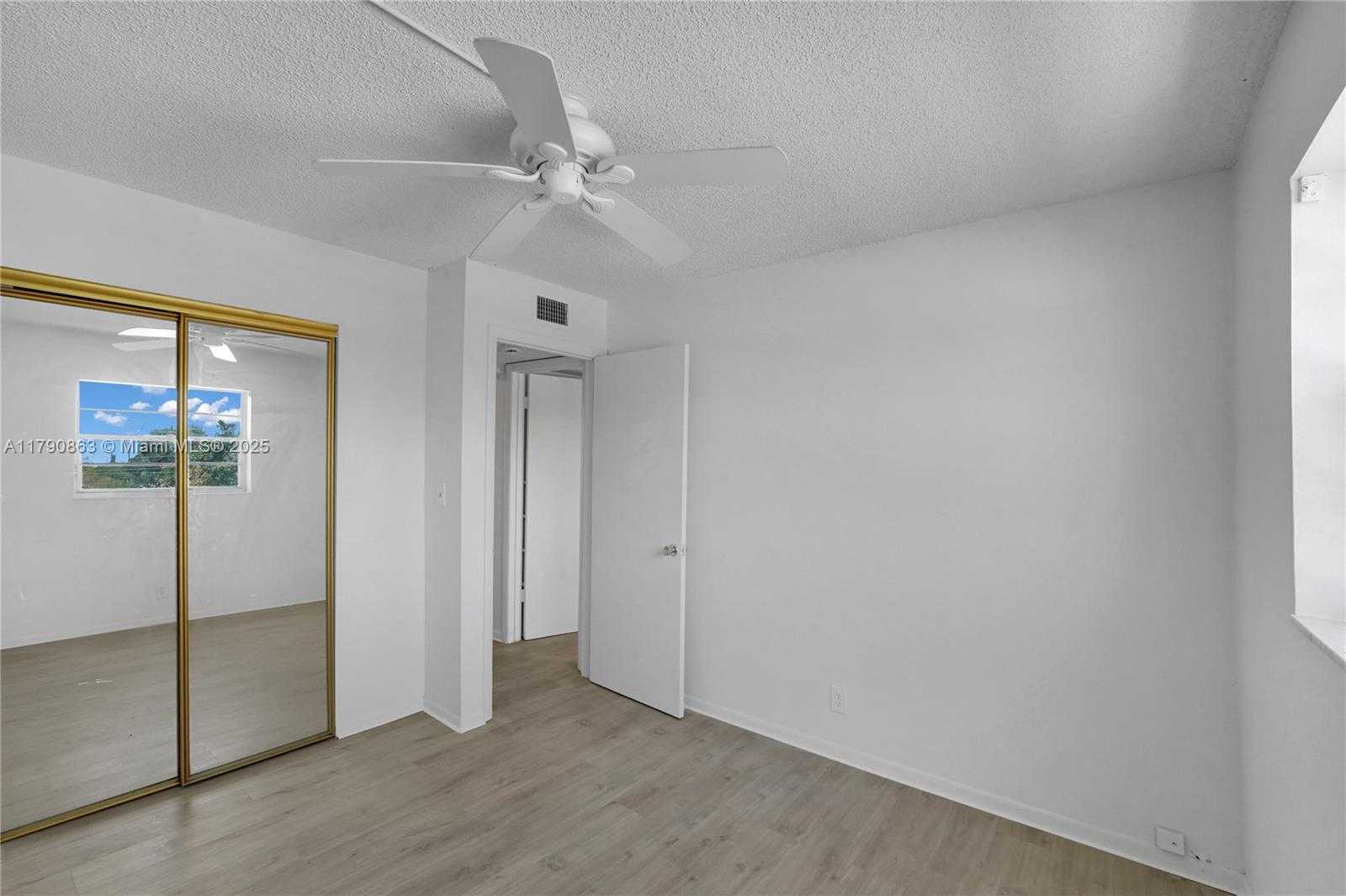 Small Image of 2145 PIERCE ST #418, Hollywood Number 24