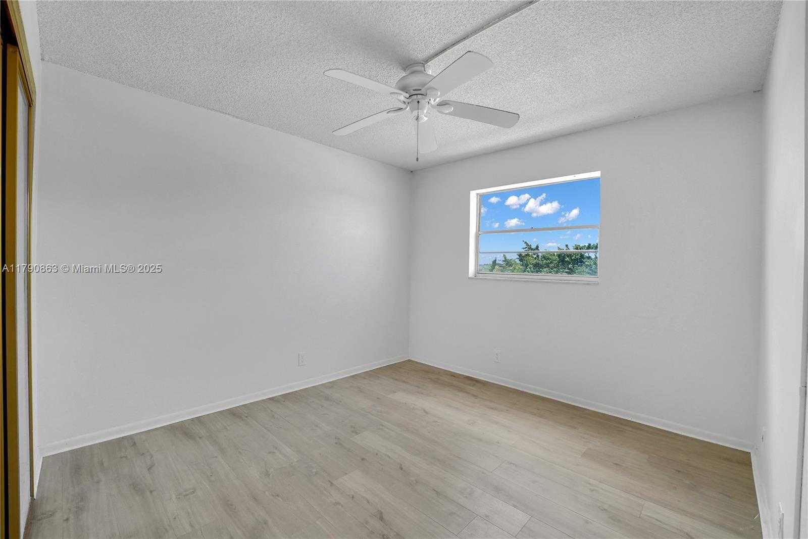 Small Image of 2145 PIERCE ST #418, Hollywood Number 26