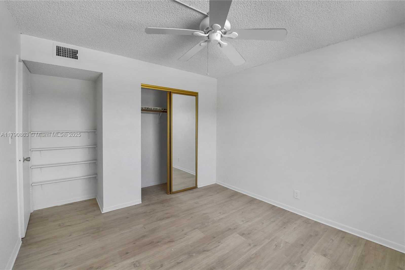 Small Image of 2145 PIERCE ST #418, Hollywood Number 27