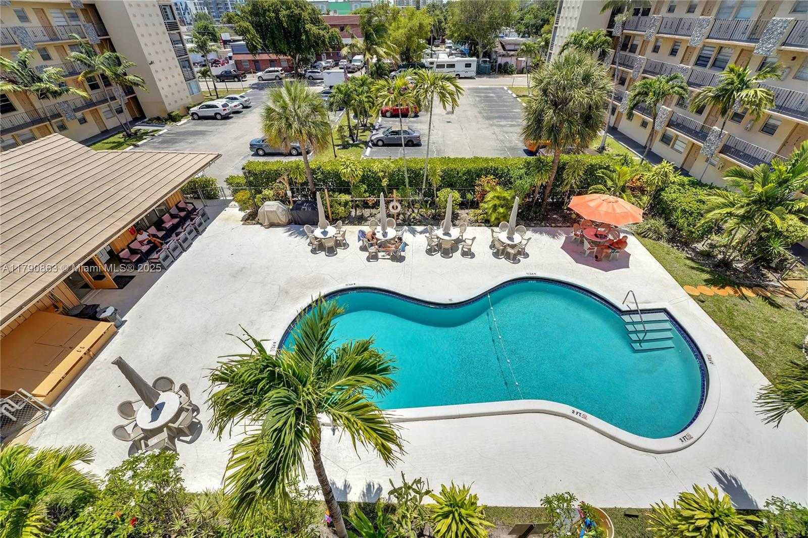 Small Image of 2145 PIERCE ST #418, Hollywood Number 31
