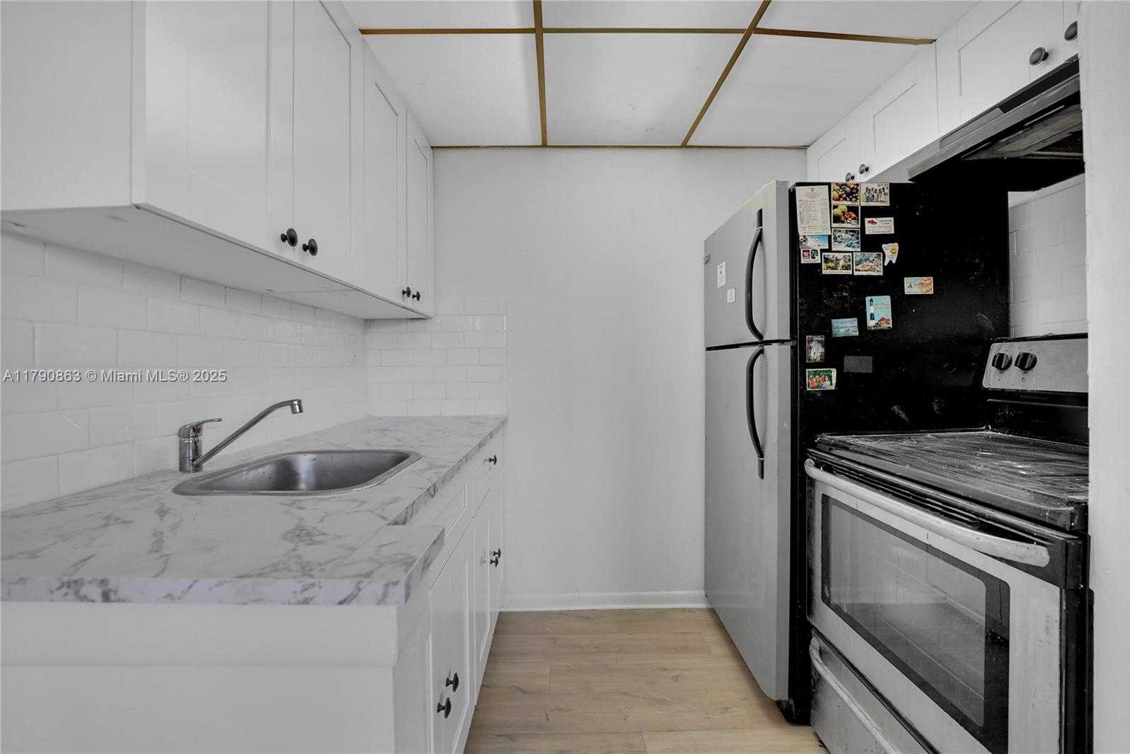 Small Image of 2145 PIERCE ST #418, Hollywood Number 5