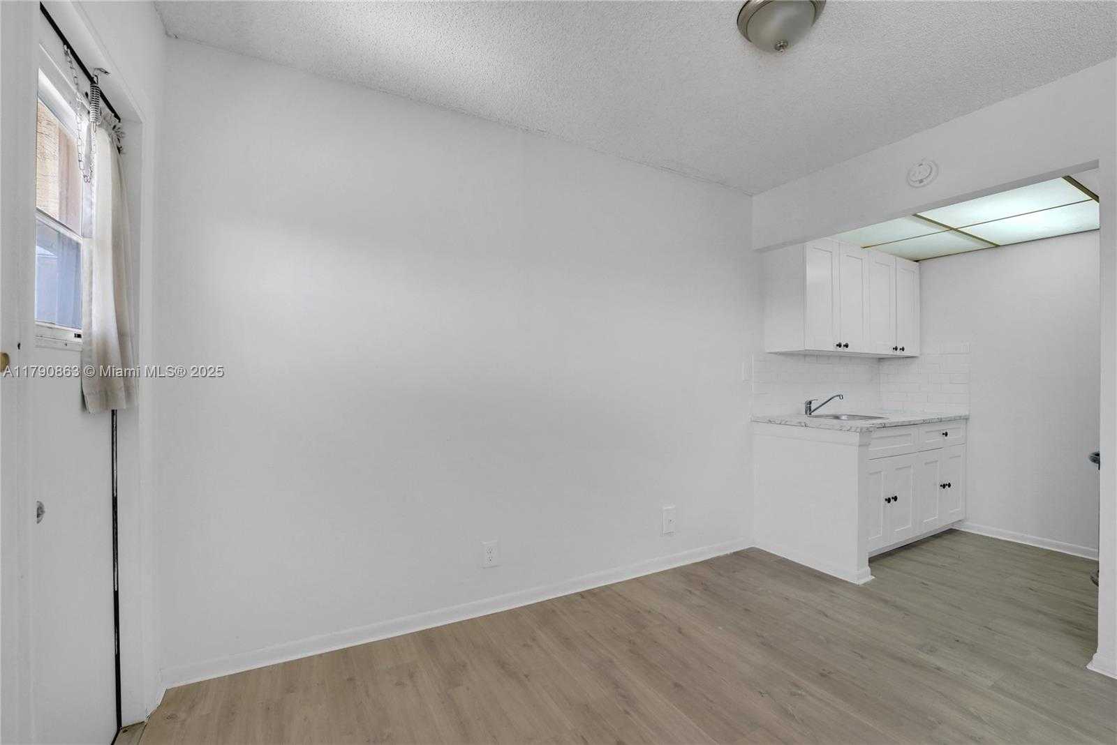 Small Image of 2145 PIERCE ST #418, Hollywood Number 6