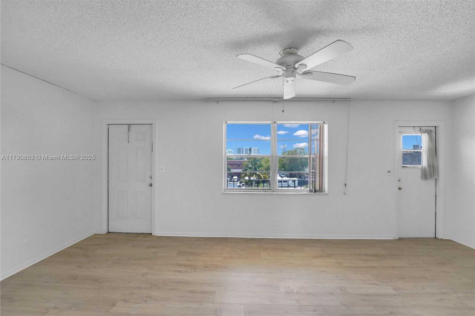 Small Image of 2145 PIERCE ST #418, Hollywood Number 8