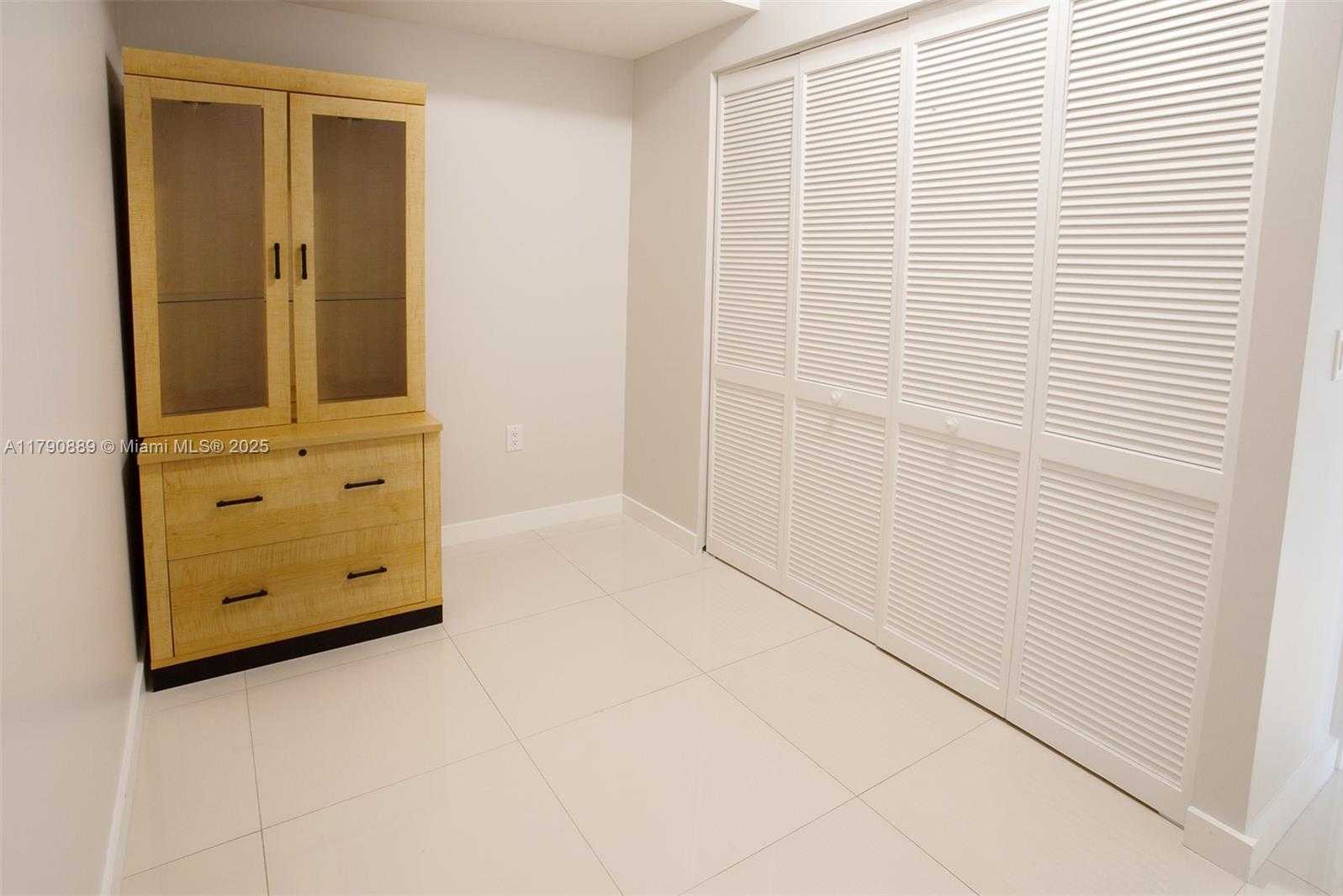 Small Image of 7825 NORTH WEST 107TH AVE #417, Doral Number 4