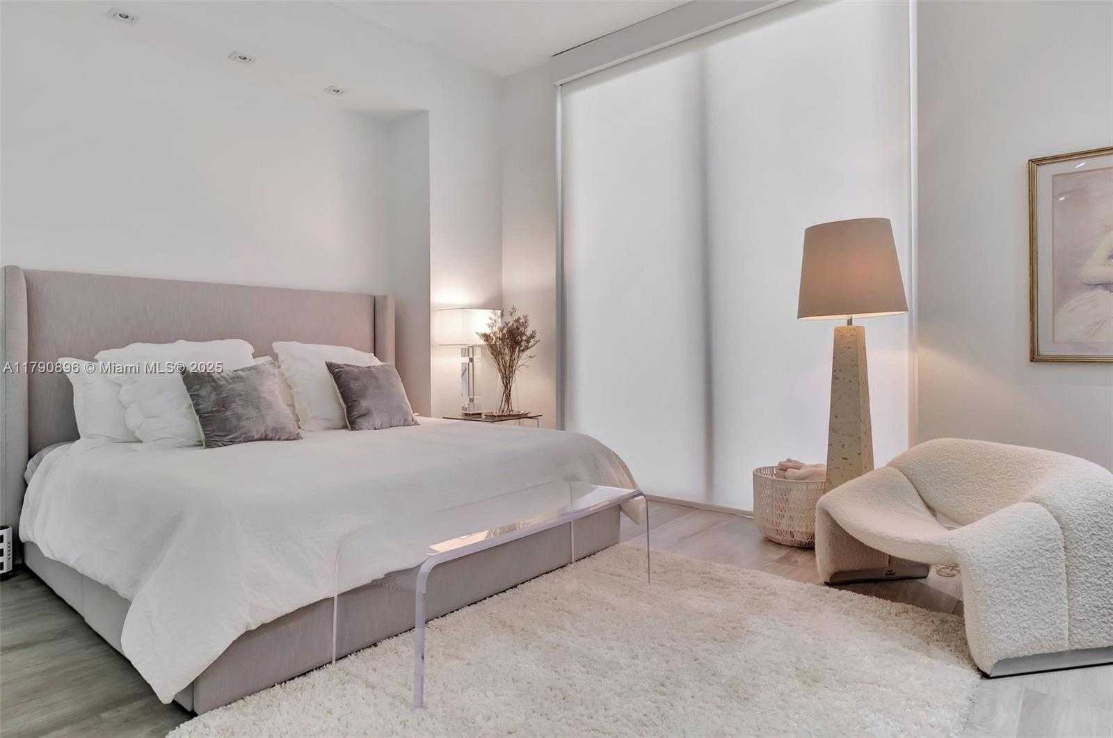 Small Image of 55 SE 9th St, Miami, FL 33131, USA Number 18