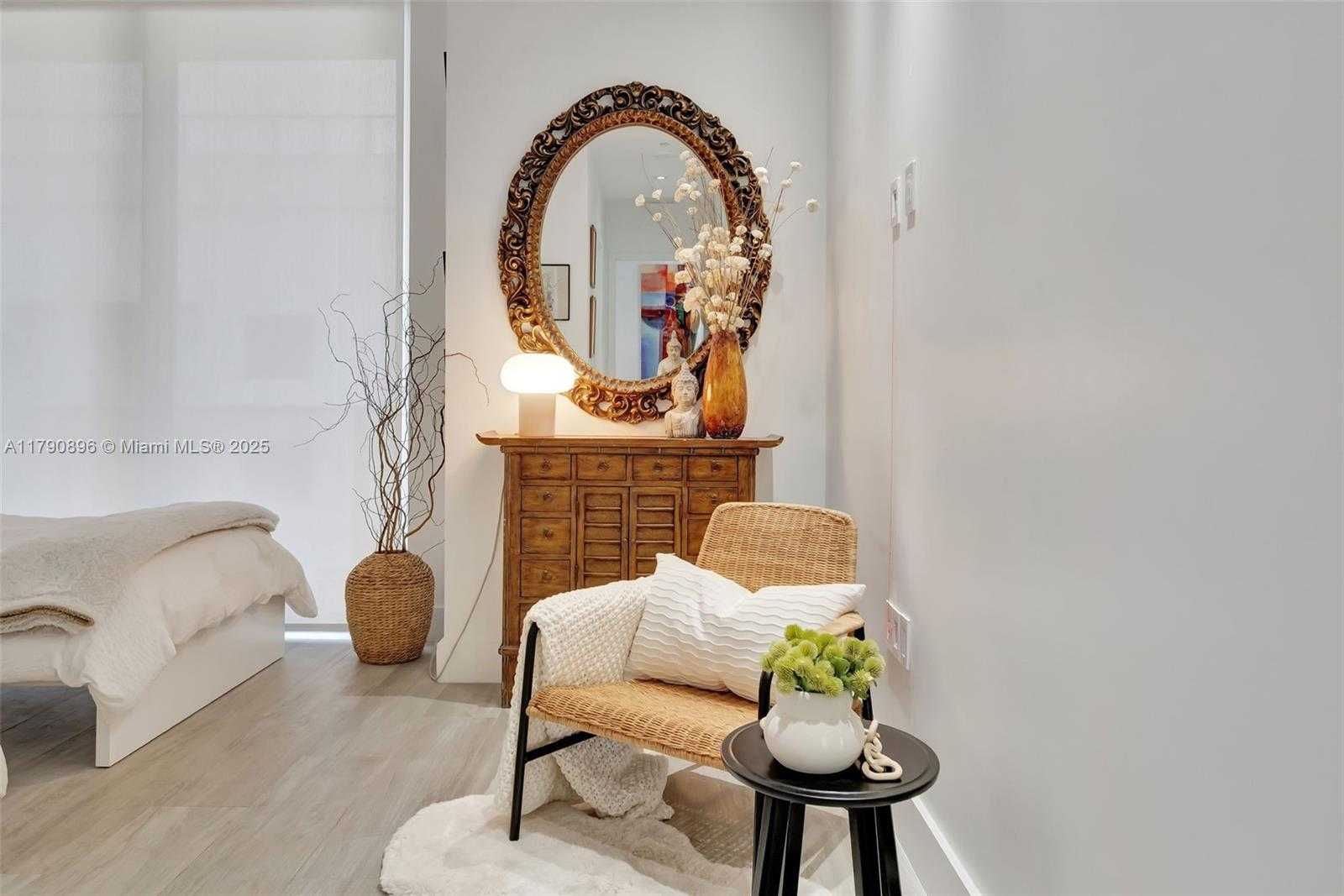 Small Image of 55 SE 9th St, Miami, FL 33131, USA Number 24