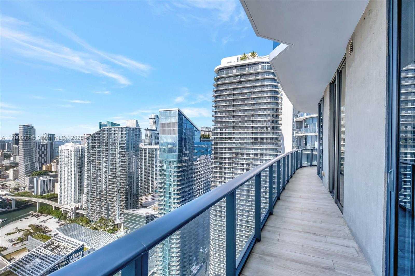 Small Image of 55 SE 9th St, Miami, FL 33131, USA Number 35