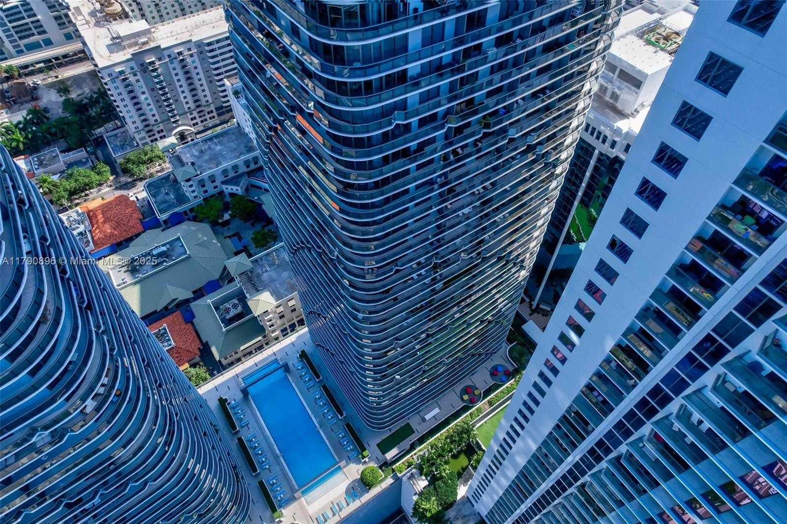 Small Image of 55 SE 9th St, Miami, FL 33131, USA Number 49