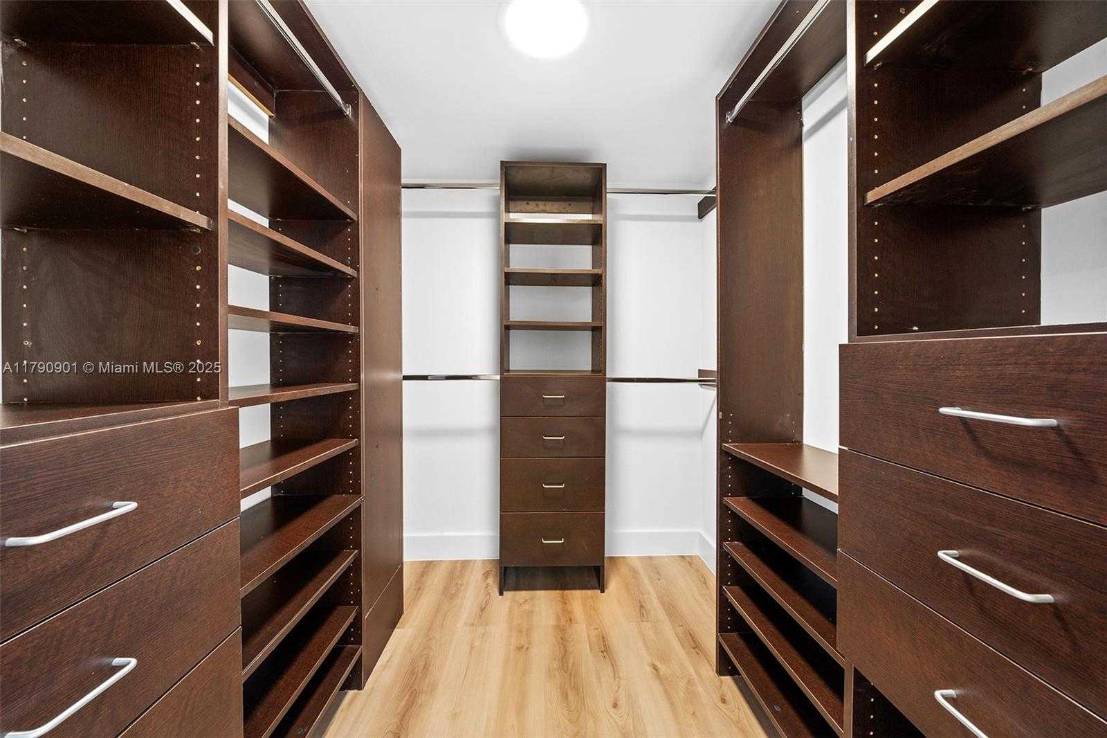 Small Image of 7601 EAST TREASURE DR #1915, North Bay Village Number 12