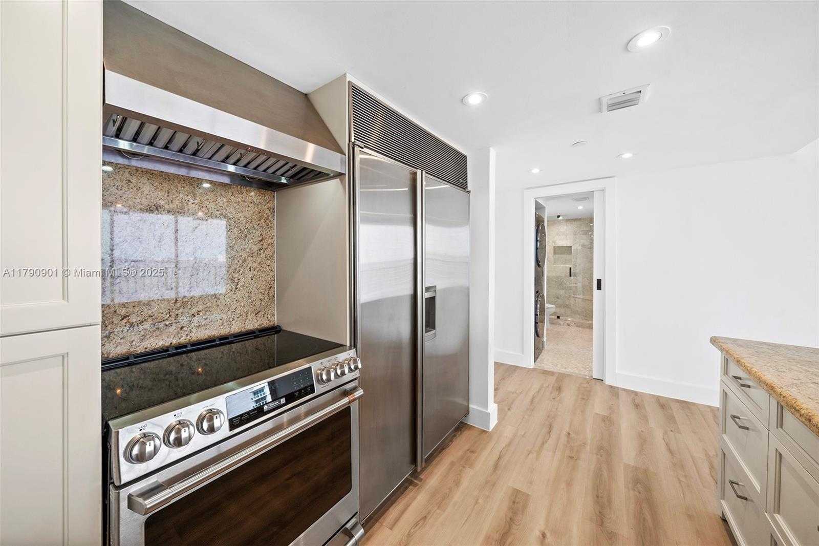 Small Image of 7601 EAST TREASURE DR #1915, North Bay Village Number 5