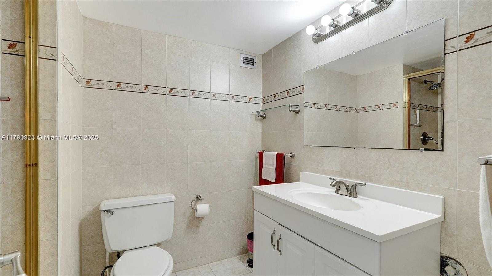 Small Image of 427 GOLDEN ISLES DR #5J, Hallandale Beach Number 10