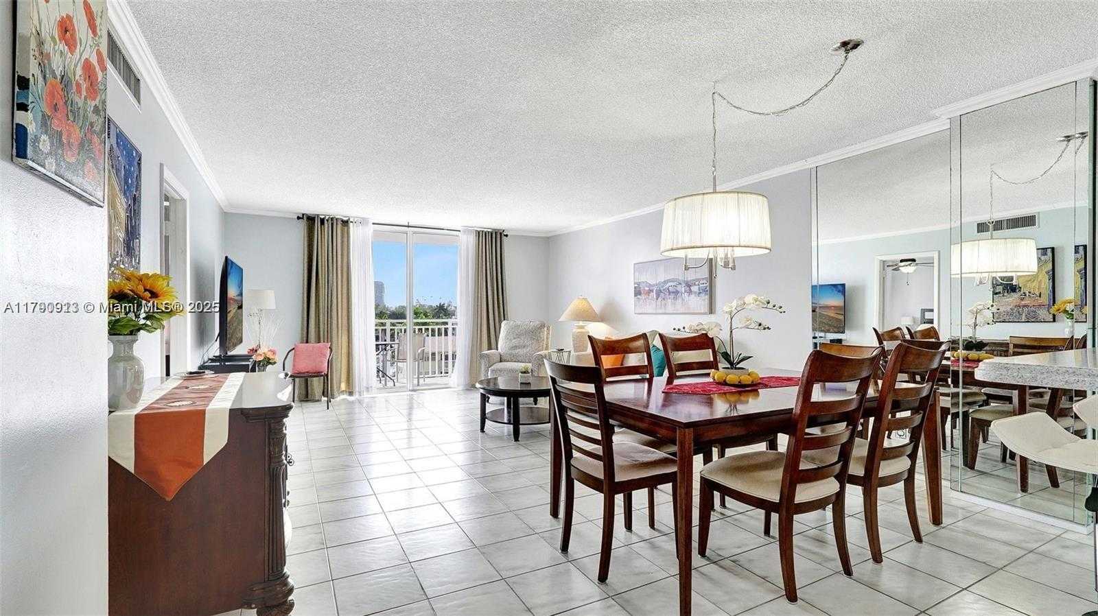 Small Image of 427 GOLDEN ISLES DR #5J, Hallandale Beach Number 12