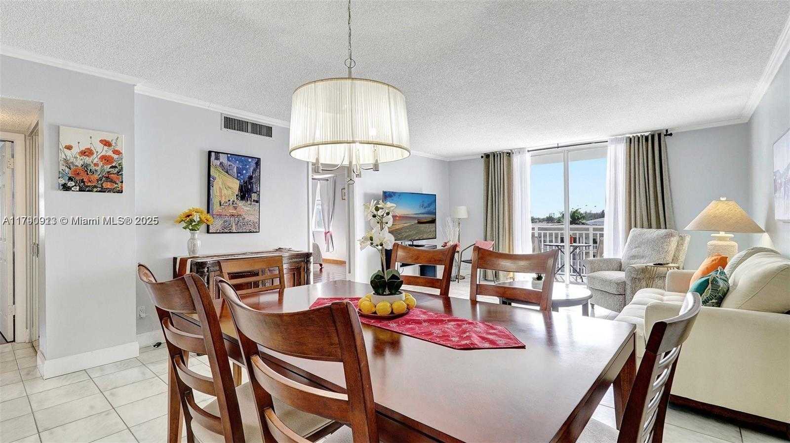 Small Image of 427 GOLDEN ISLES DR #5J, Hallandale Beach Number 15