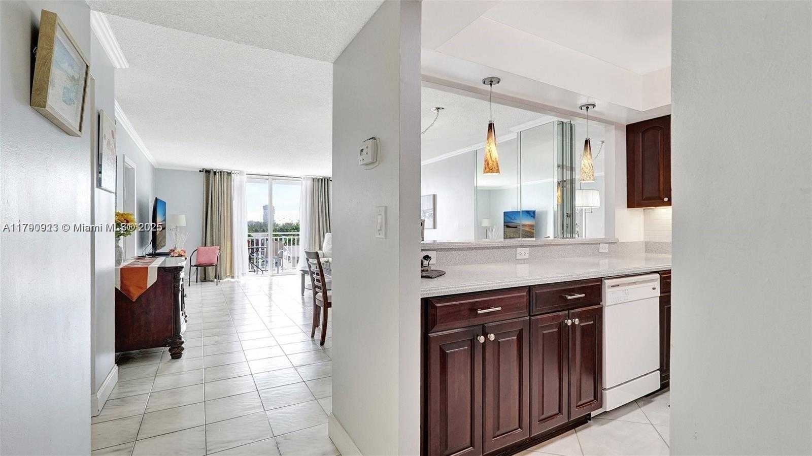 Small Image of 427 GOLDEN ISLES DR #5J, Hallandale Beach Number 2