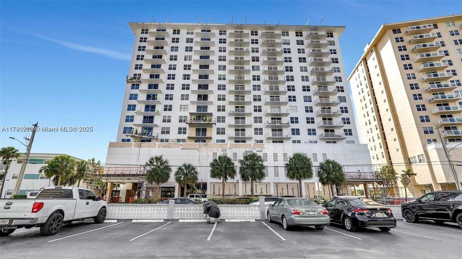 Small Image of 427 GOLDEN ISLES DR #5J, Hallandale Beach Number 33