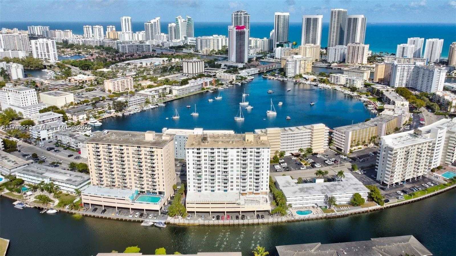 Small Image of 427 GOLDEN ISLES DR #5J, Hallandale Beach Number 43
