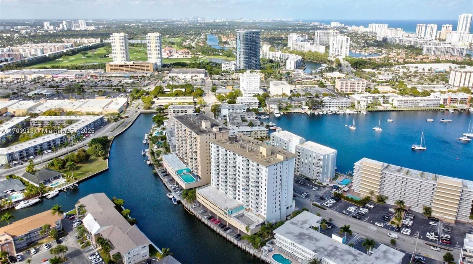 Small Image of 427 GOLDEN ISLES DR #5J, Hallandale Beach Number 44