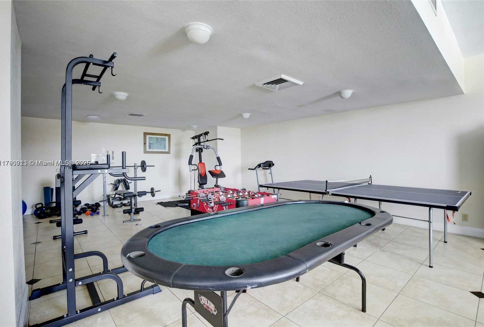 Small Image of 427 GOLDEN ISLES DR #5J, Hallandale Beach Number 46