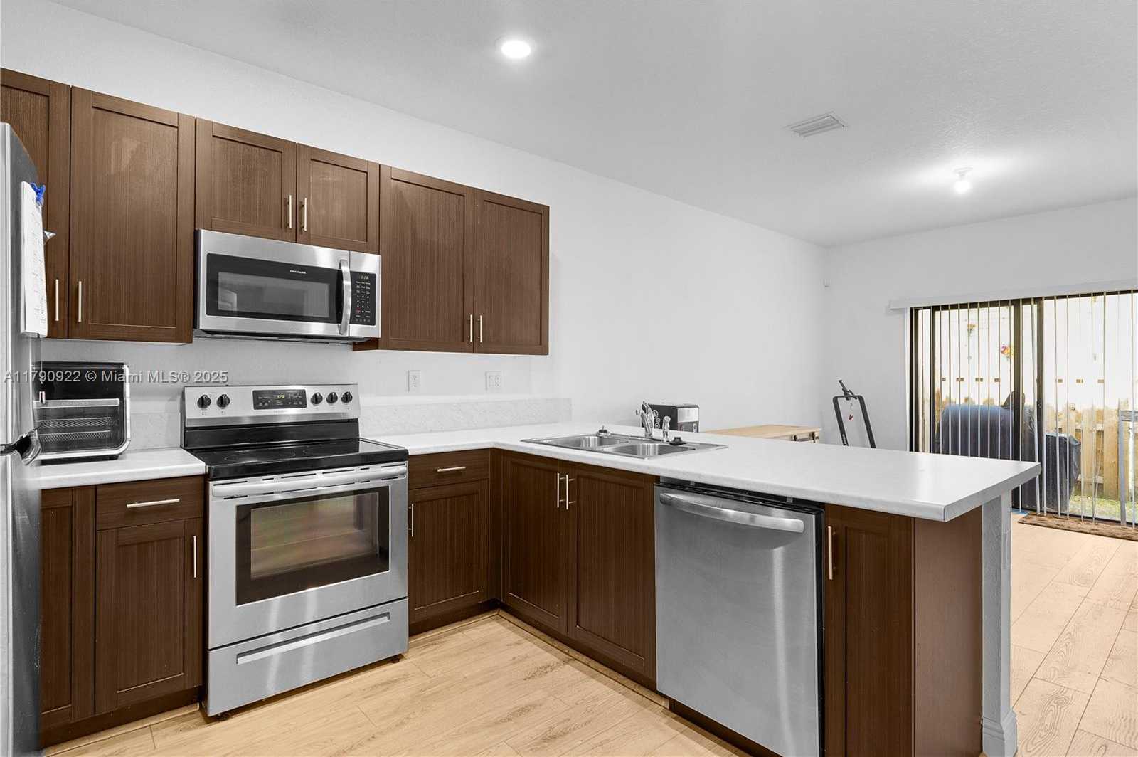 Small Image of 1434 SOUTH WEST 54TH AVE, North Lauderdale Number 19