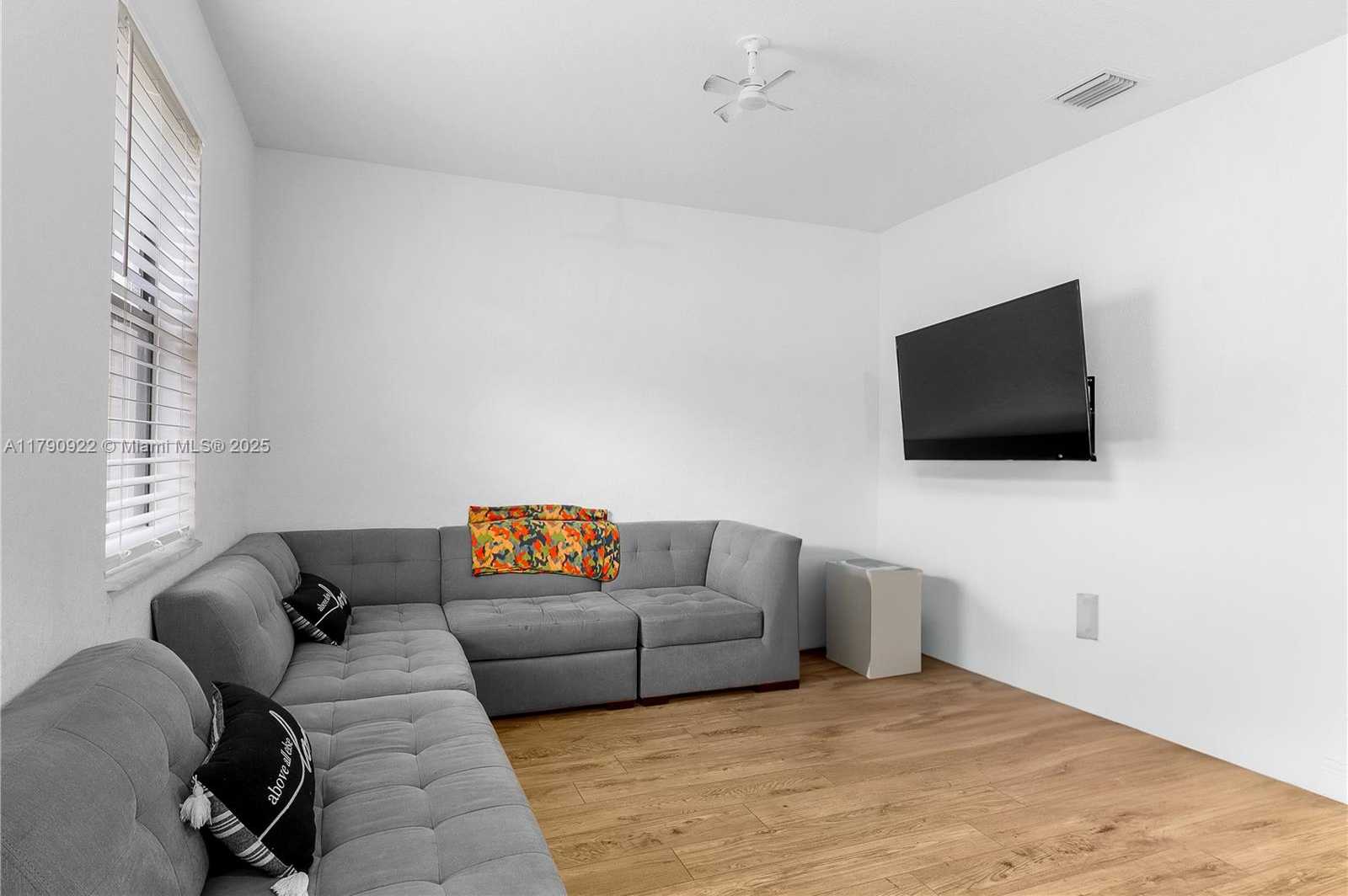 Small Image of 1434 SOUTH WEST 54TH AVE, North Lauderdale Number 25
