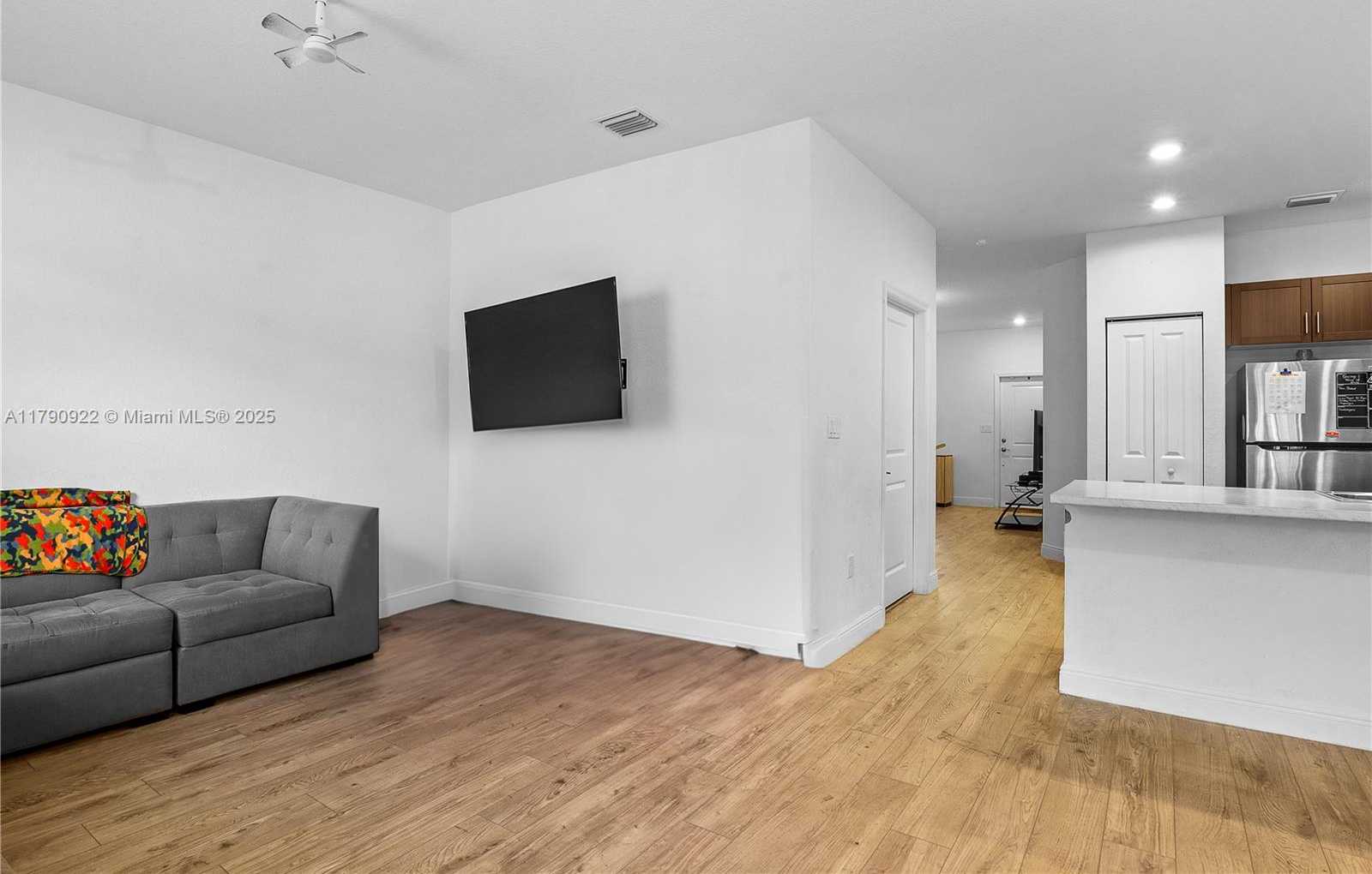 Small Image of 1434 SOUTH WEST 54TH AVE, North Lauderdale Number 26