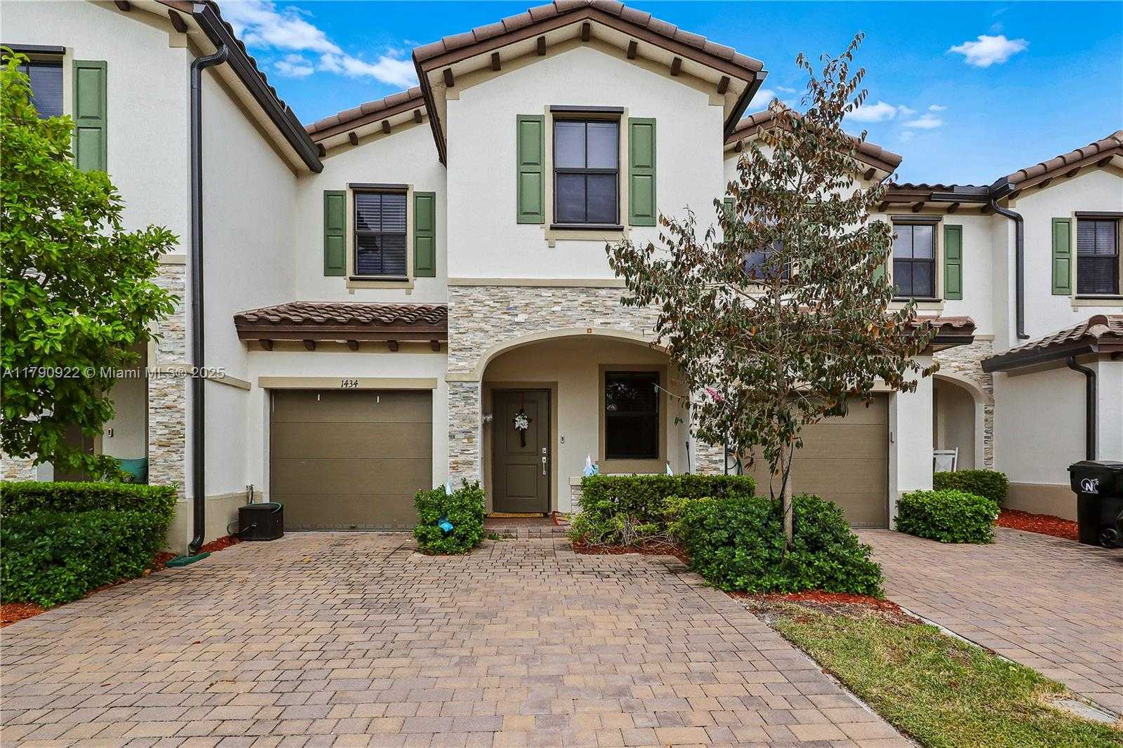 Small Image of 1434 SOUTH WEST 54TH AVE, North Lauderdale Number 4