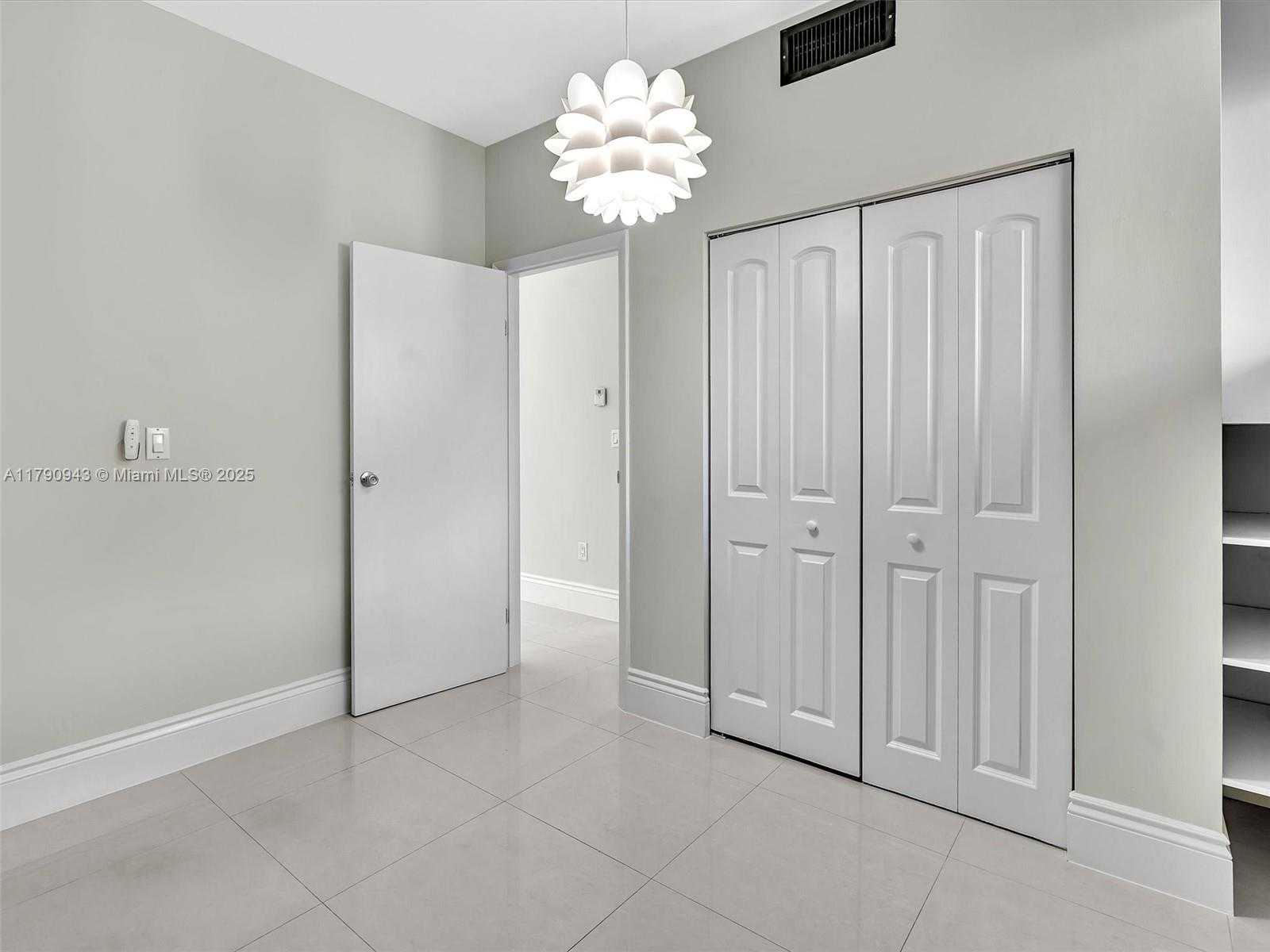 Small Image of 2400 BRICKELL AVE #306D, Miami Number 13