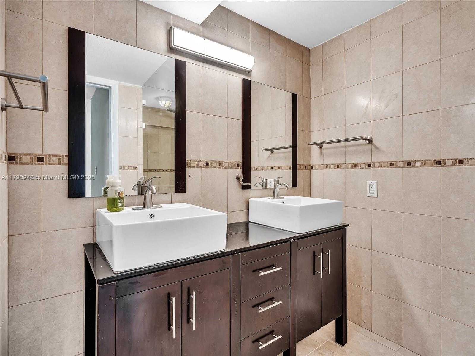 Small Image of 2400 BRICKELL AVE #306D, Miami Number 17