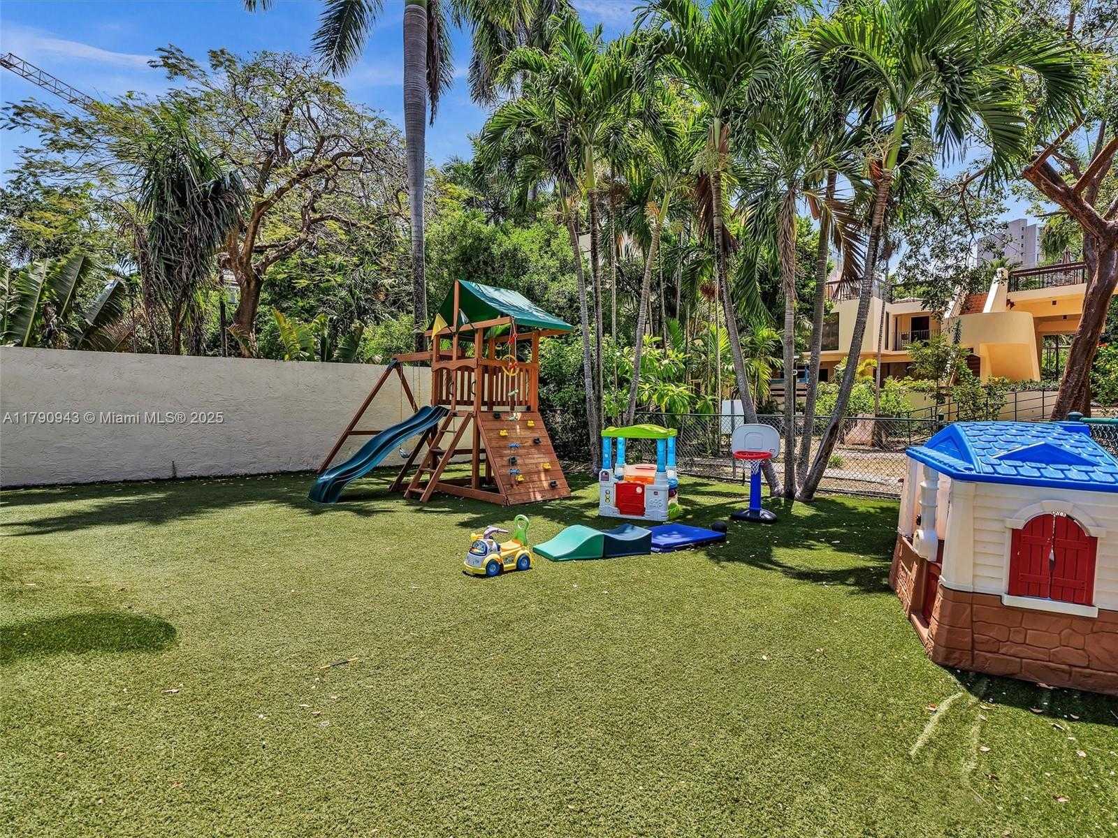 Small Image of 2400 BRICKELL AVE #306D, Miami Number 26