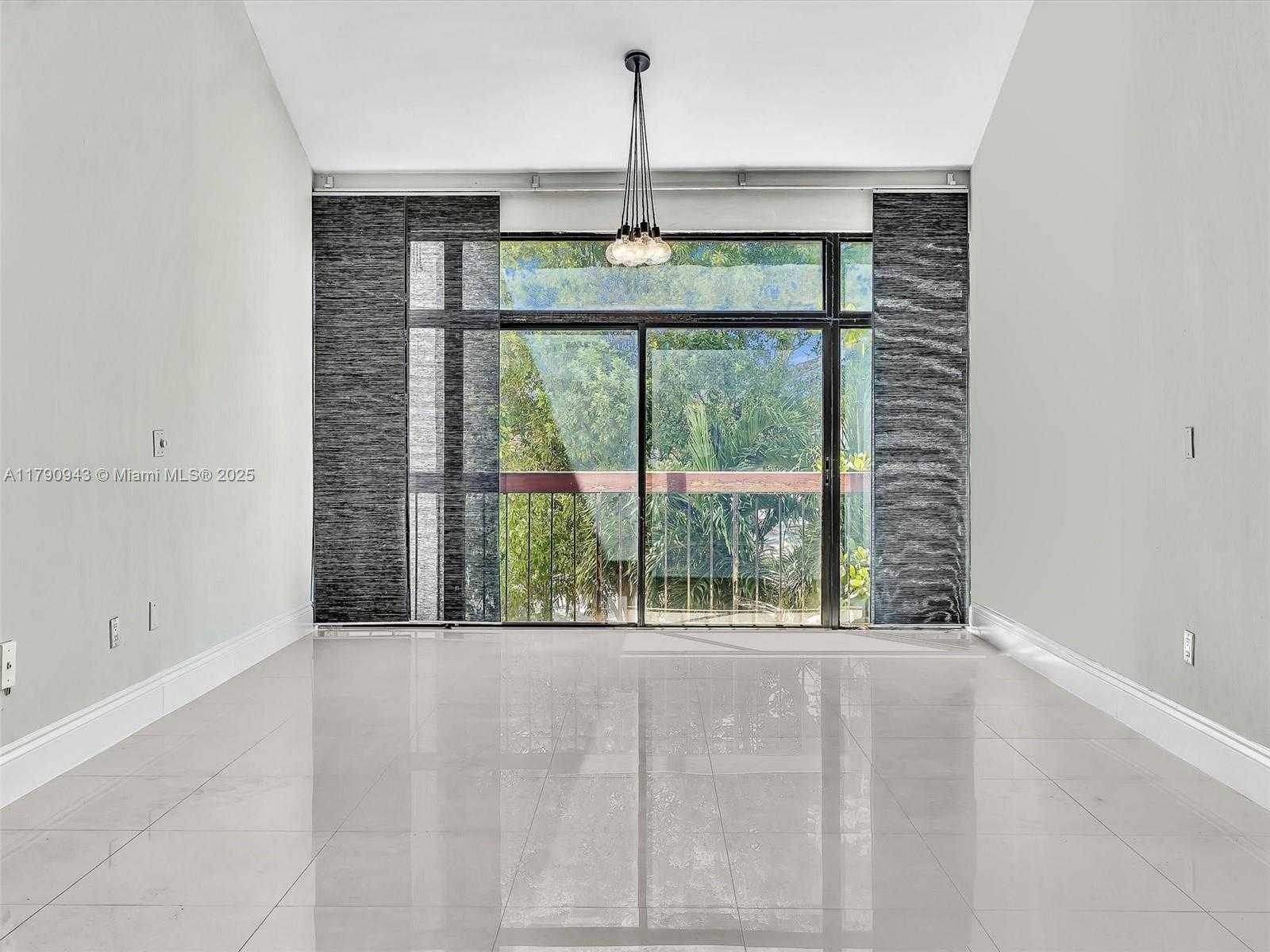 Small Image of 2400 BRICKELL AVE #306D, Miami Number 4