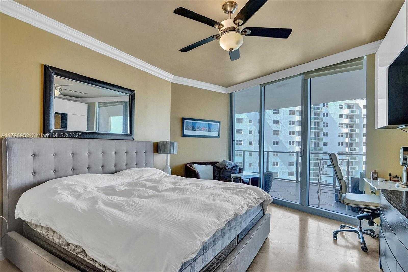 Small Image of 3101 SOUTH OCEAN DR #1003, Hollywood Number 11