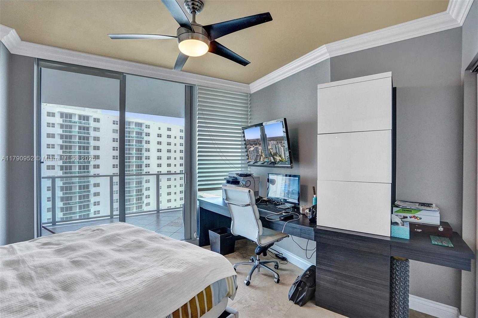 Small Image of 3101 SOUTH OCEAN DR #1003, Hollywood Number 12