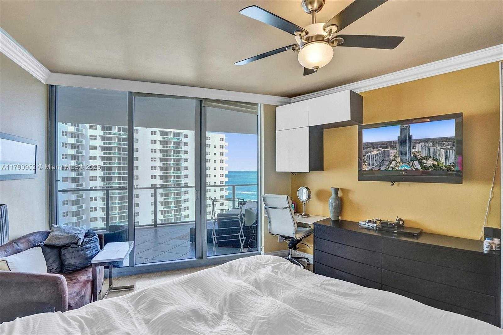 Small Image of 3101 SOUTH OCEAN DR #1003, Hollywood Number 14