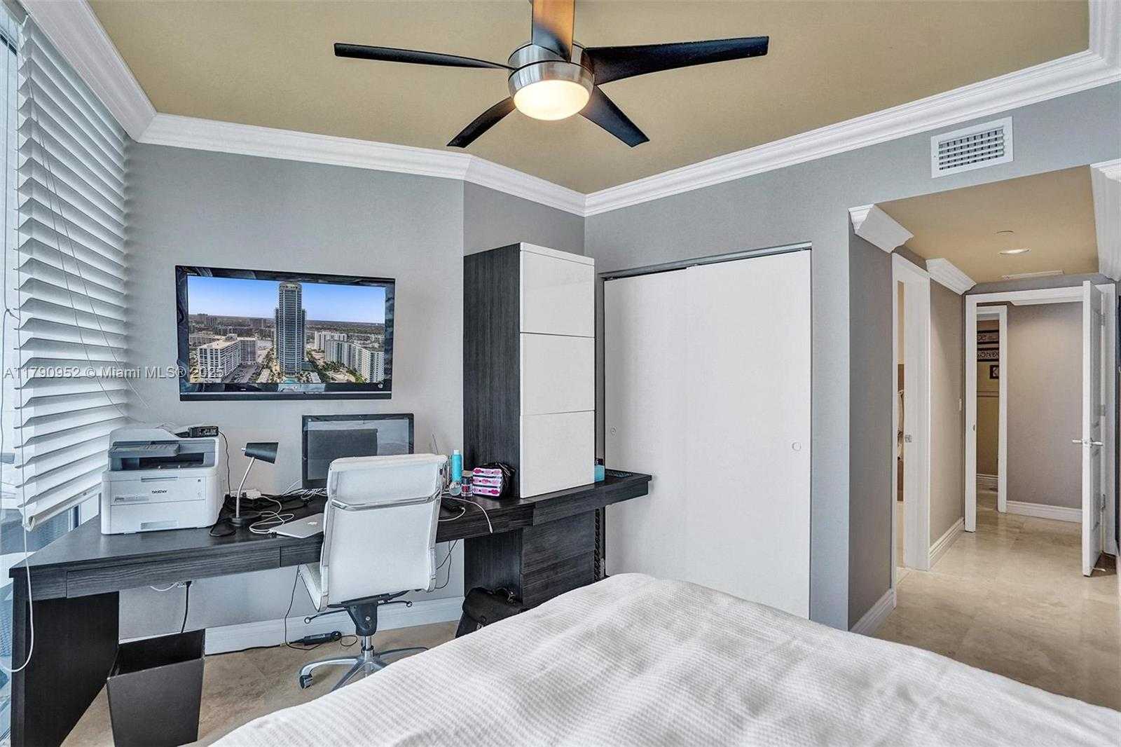 Small Image of 3101 SOUTH OCEAN DR #1003, Hollywood Number 16
