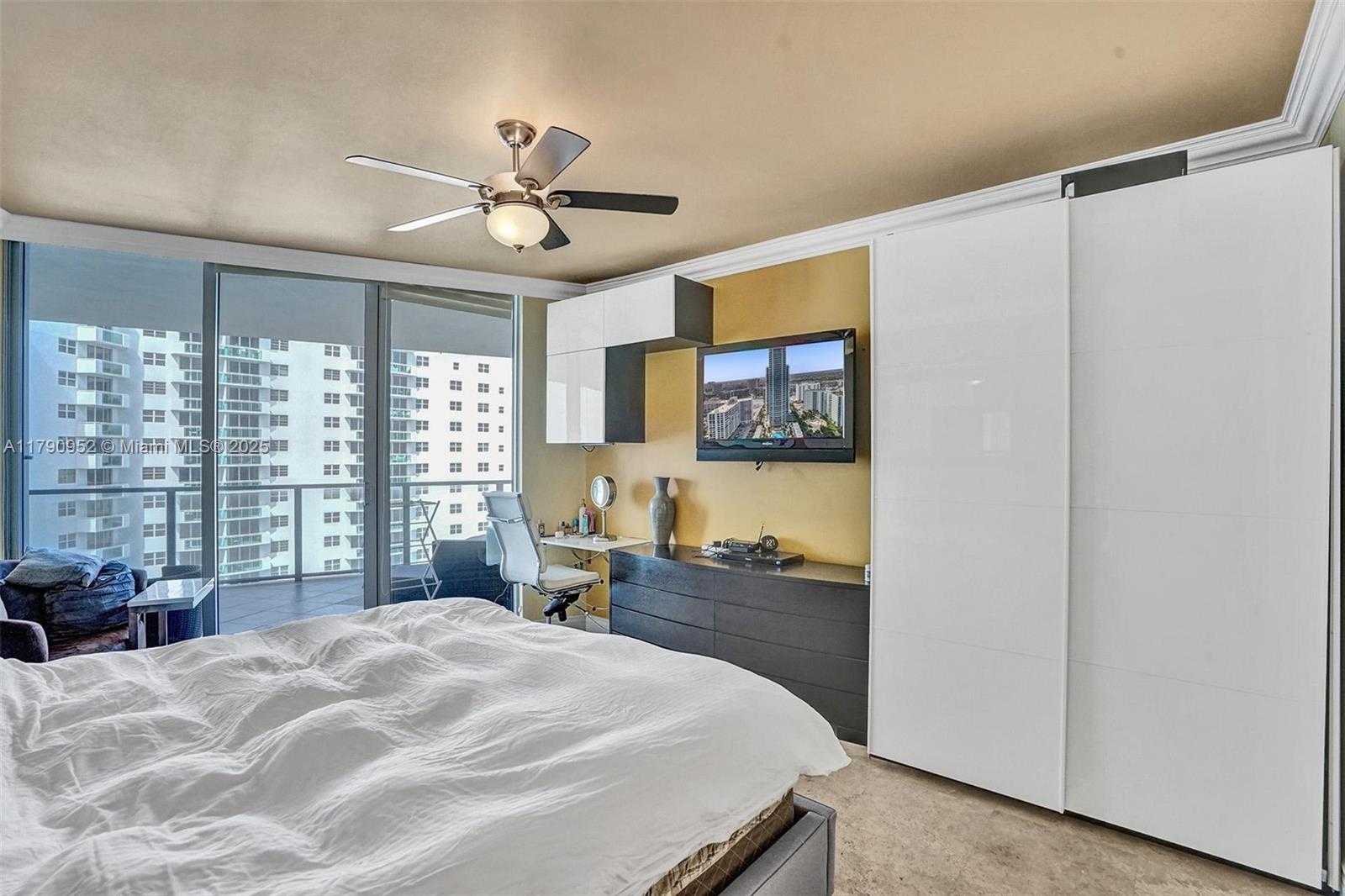 Small Image of 3101 SOUTH OCEAN DR #1003, Hollywood Number 25