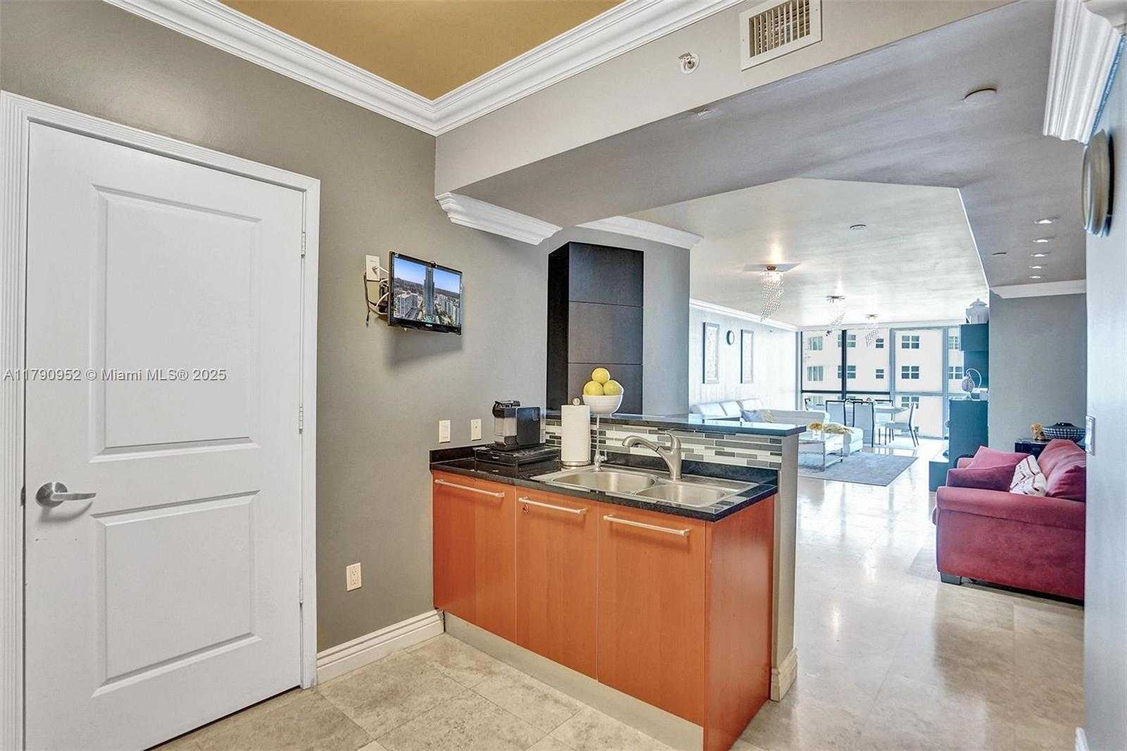 Small Image of 3101 SOUTH OCEAN DR #1003, Hollywood Number 28