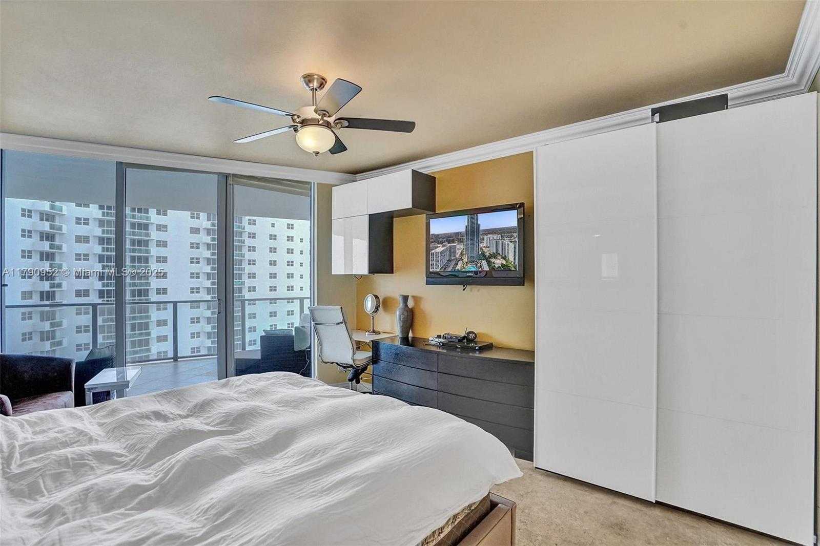 Small Image of 3101 SOUTH OCEAN DR #1003, Hollywood Number 32