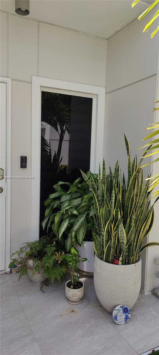 Small Image of 13721 SOUTH WEST 259TH LN, Homestead Number 8