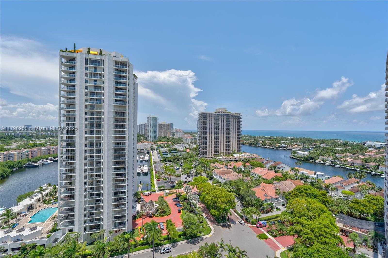 Small Image of Aventura Number 36