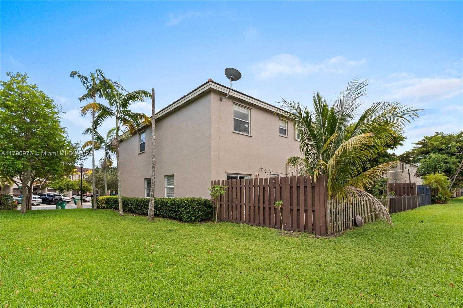 Small Image of 22364 SOUTH WEST 89TH PATH, Cutler Bay Number 2