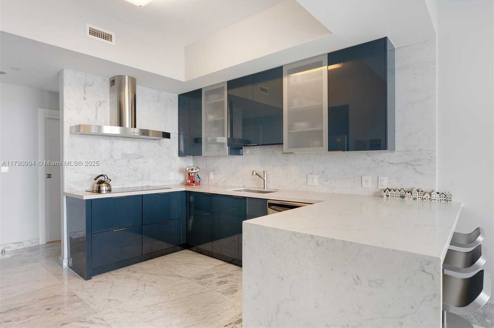 Small Image of 6365 COLLINS AVE #TS-11, Miami Beach Number 9