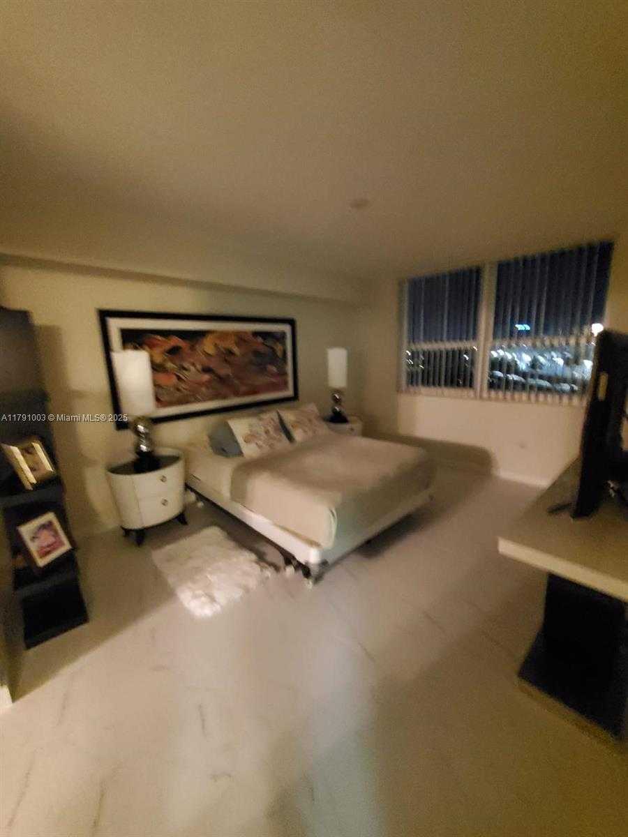 Small Image of 19501 WEST COUNTRY CLUB DR #509, Aventura Number 12